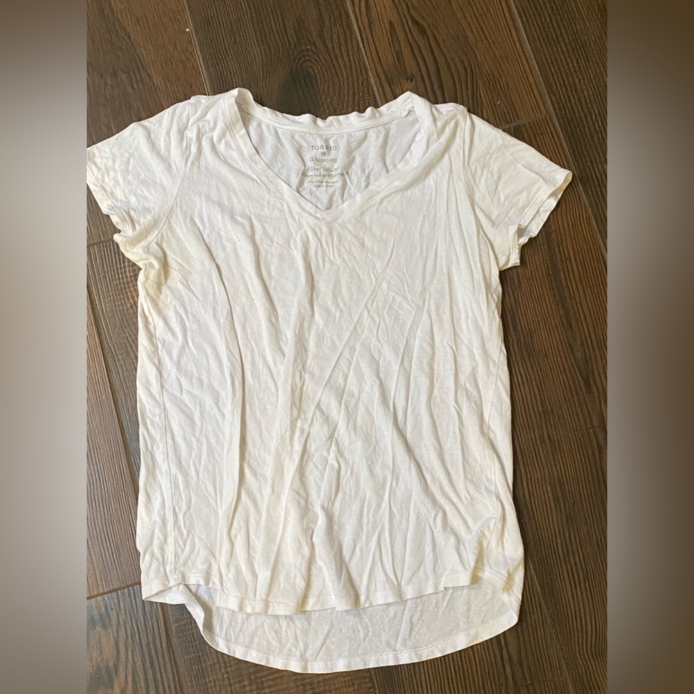 Torrid White T-Shirt-SZ 00